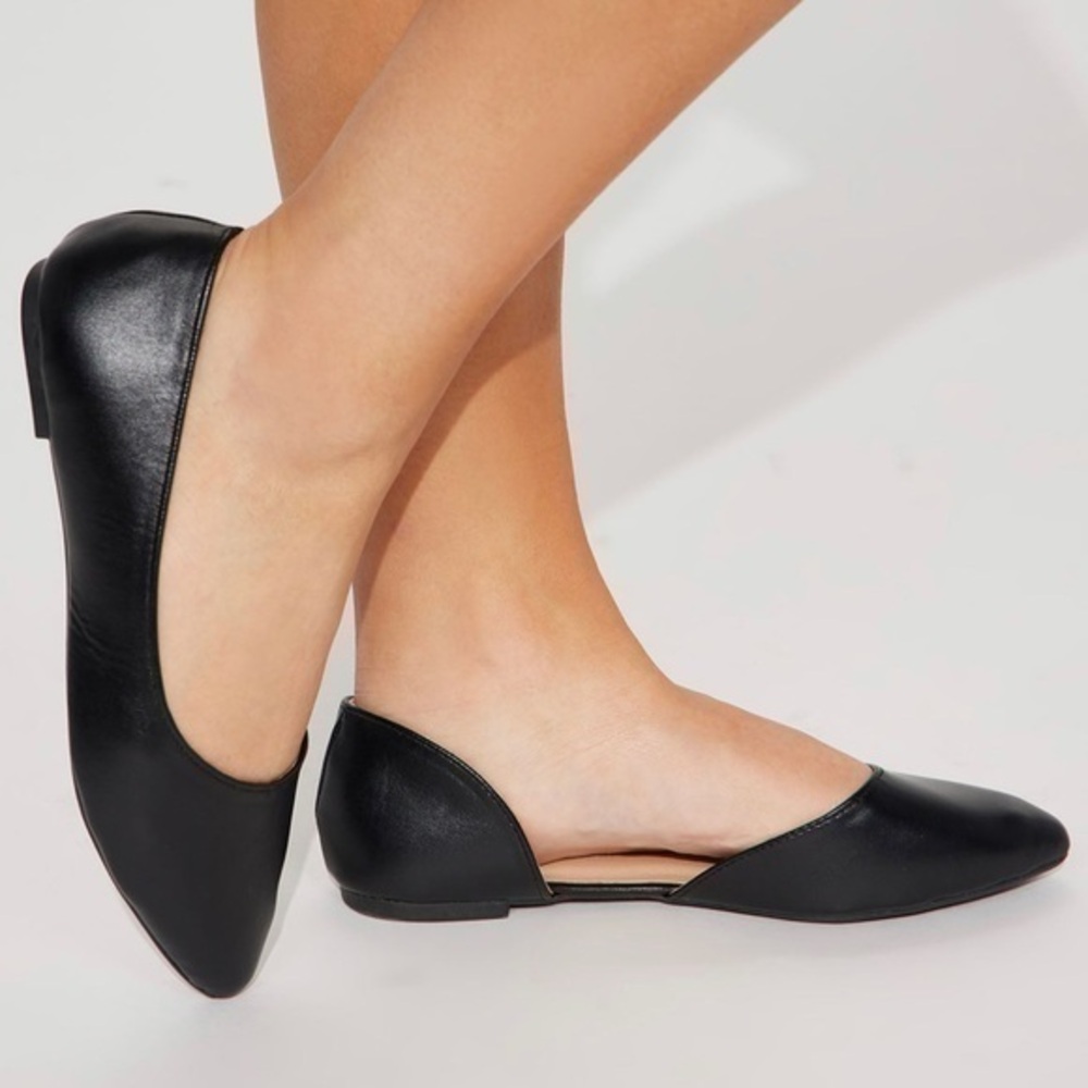 FASHION NOVA WOMENS 7.5 BLACK FLATS‼️